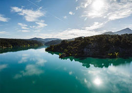 Après une nuit au refuge du prieuré, et avant d'aller travailler, passage sur le barrage de Bimont et dernier regard sur le lac de Bimont et la Sainte-Victoire